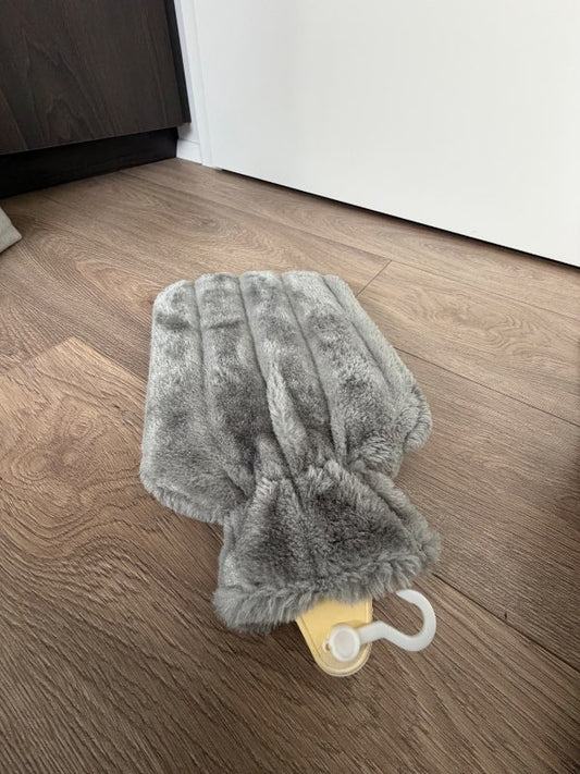 Hot water bottle