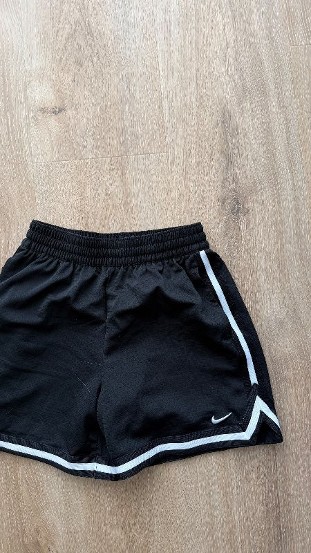 Nike stuttbuxur