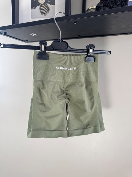 Alphalete stuttbuxur grænar