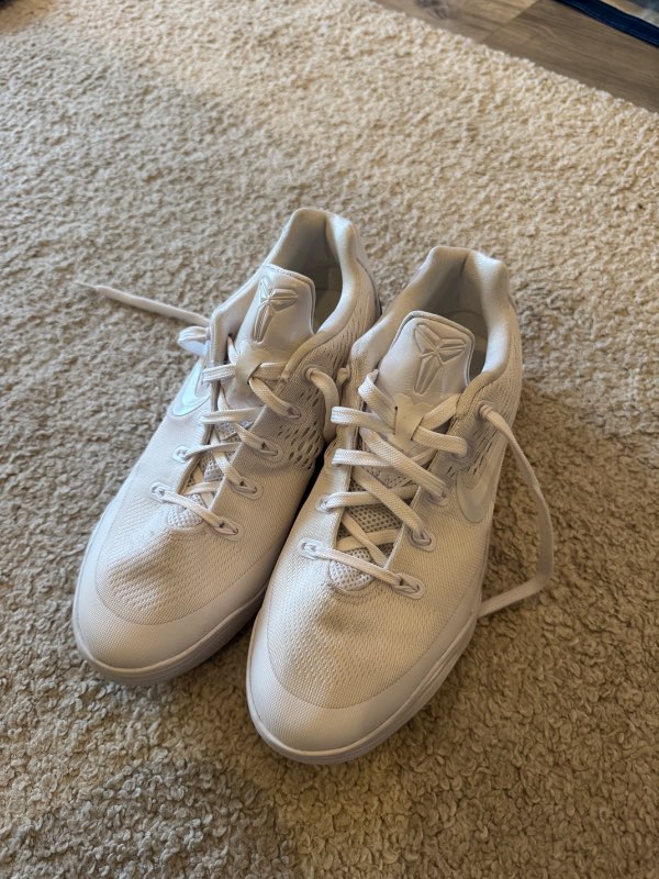Nike Kobe basketball shoes white