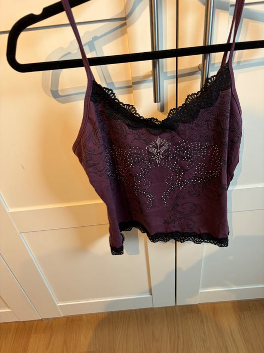 B fjólublár hlýrab