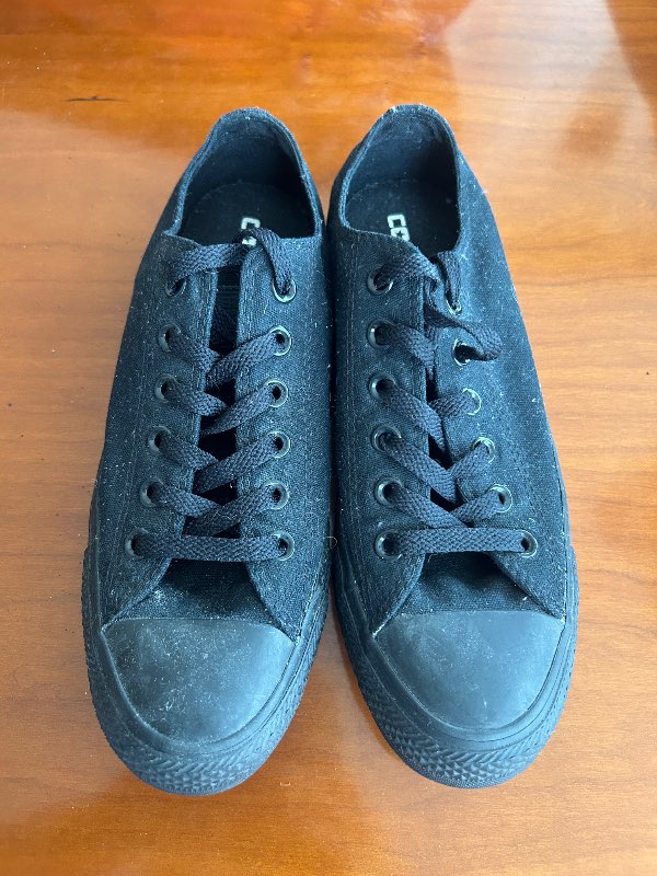 Svartir converse