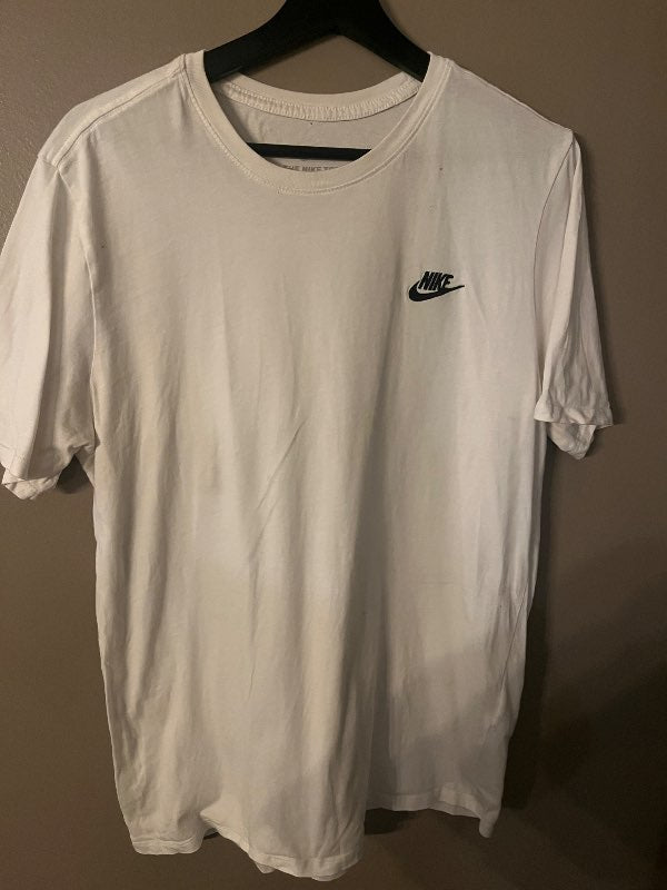 T nike hvítur bolur