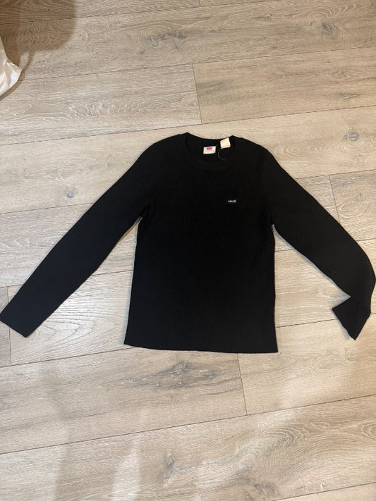 Svört Levi’s peysa