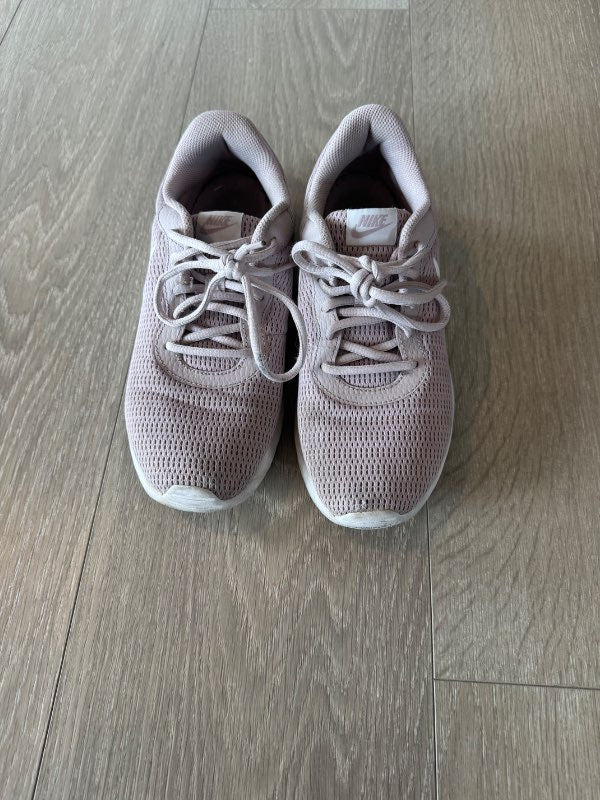 Ljósbleikir Nike skór