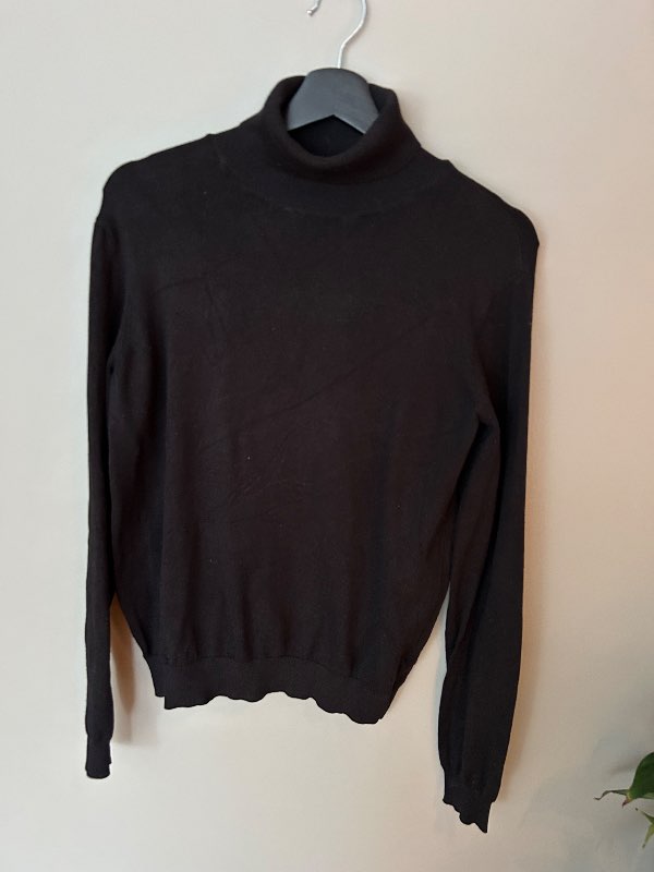 Rúllukragapeysa svört