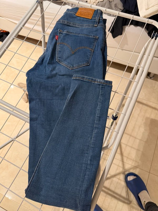 Levis bláar