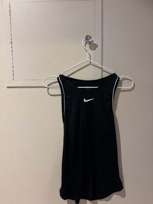 Nike íþrótta bolur