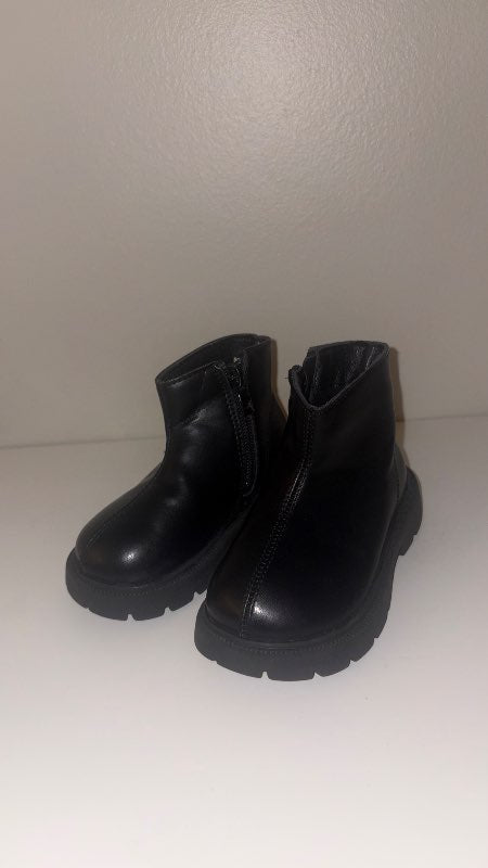 Boots svört