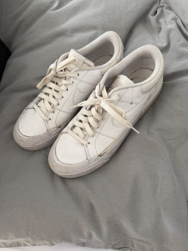 Nike skór hvítir