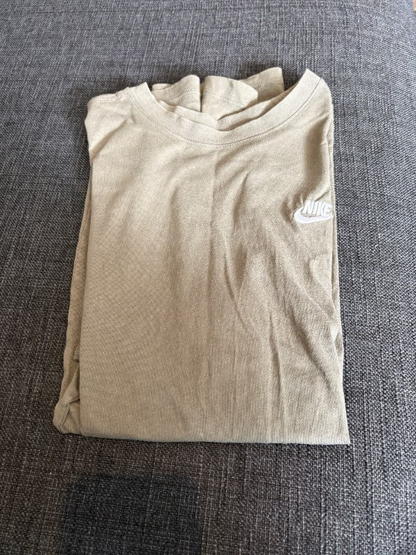 Nike stuttermabolur