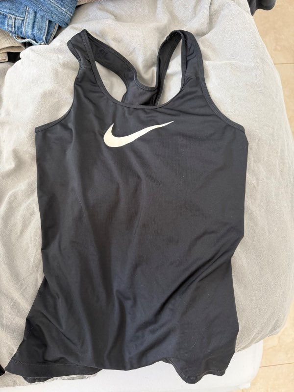 Svartur nike bolur