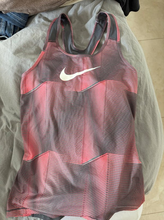 grár/bleikur nike bolur