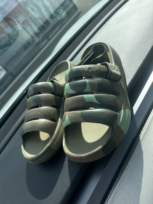 Ugg x Crocs inniskór