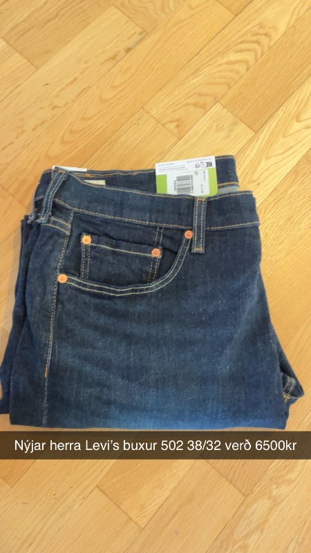 Levi’s buxur blàar