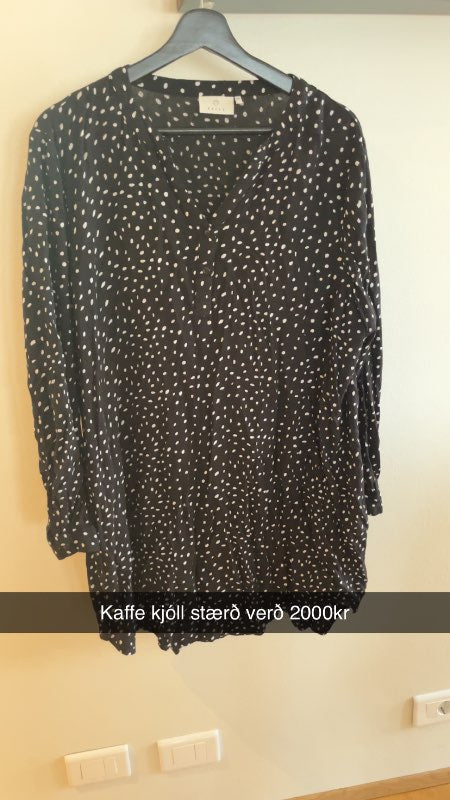 Kaffe kjóll