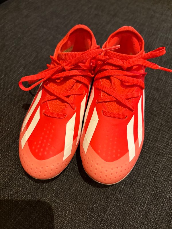 Adidas takkaskór