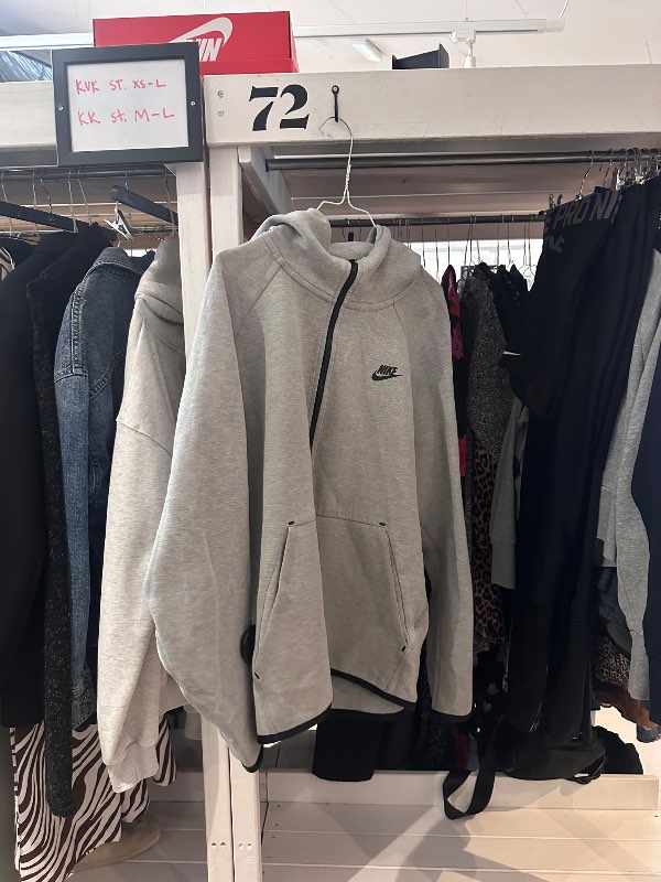 Nike Techfleece grá