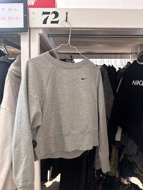 Nike Cropped peysa grá