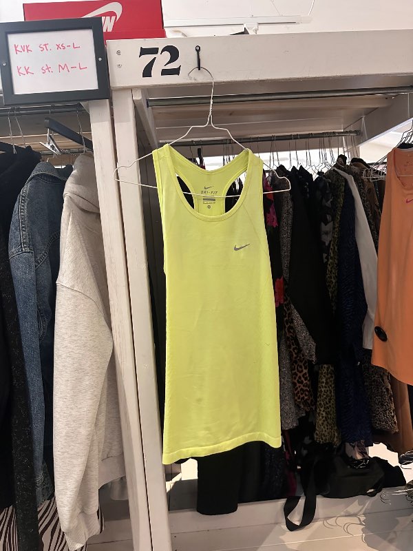 Nike Seamless tank gulur
