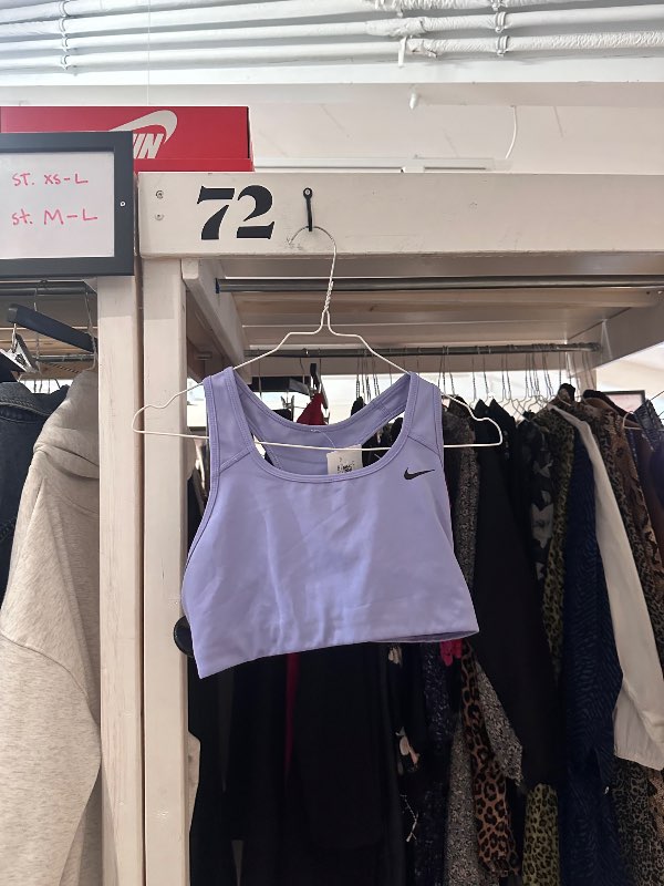 Nike toppur m.sp. fjólublár