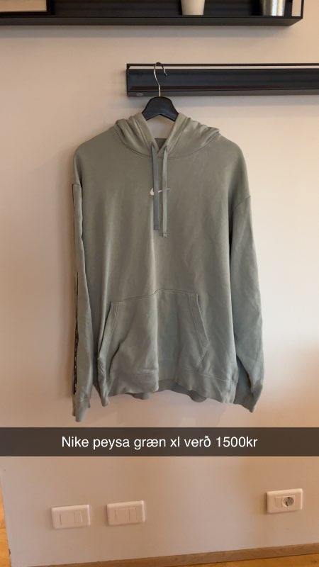 Nike græn peysa