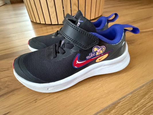 Nike skór 28