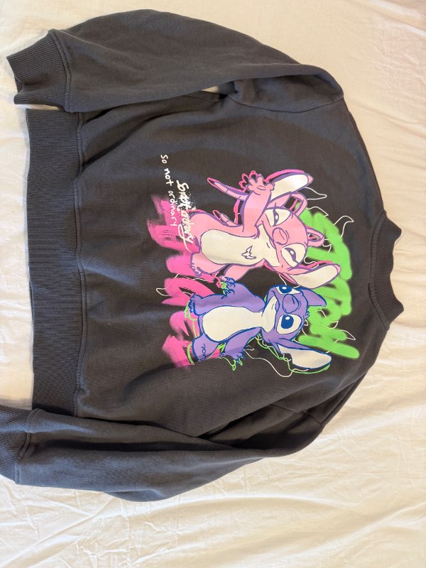 Stitch rennd peysa