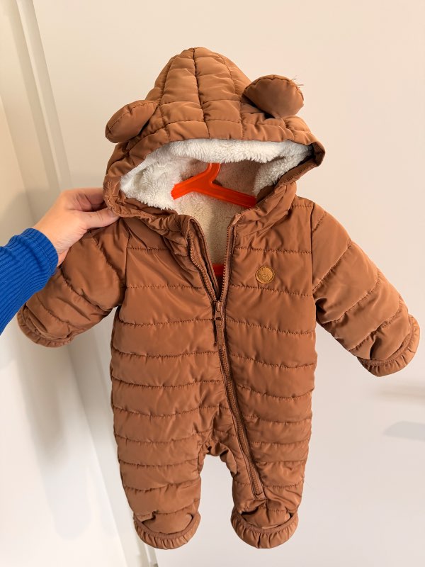 H&M vetrargalli (skemmd eyra – þarf að sauma) A