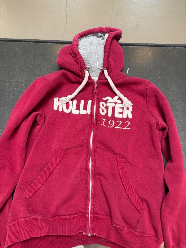 Hollister peysa rauð