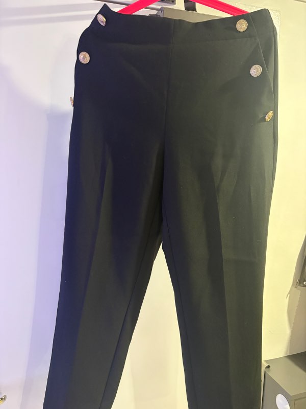 Zara buxur