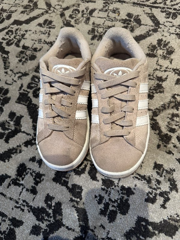 Adidas skór