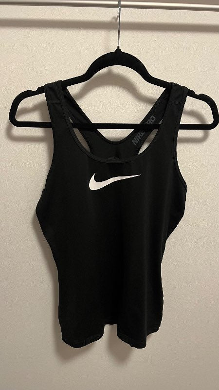 Nike svartur bolur