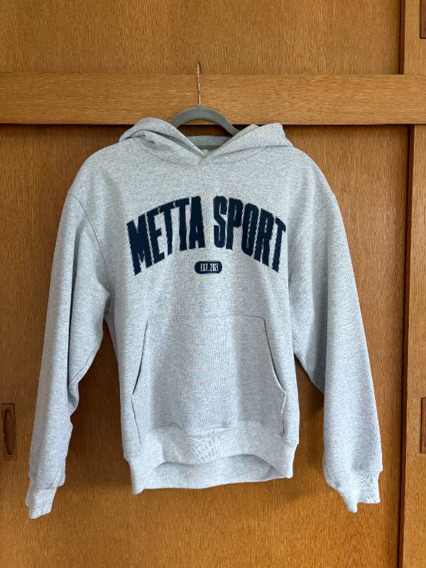 Metta Sport hettupeysa