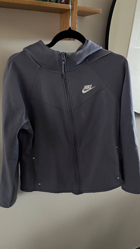 Nike fjólublá hettupeysa