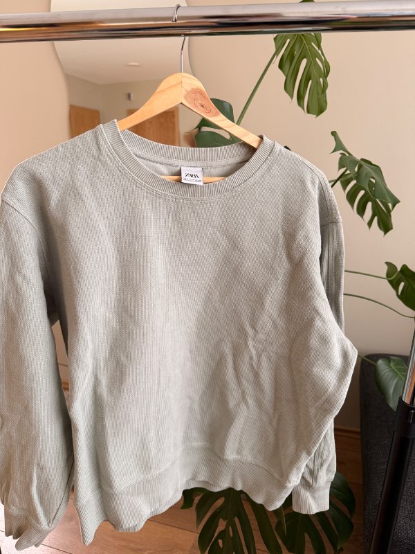 ljósgrænt Zara peysa