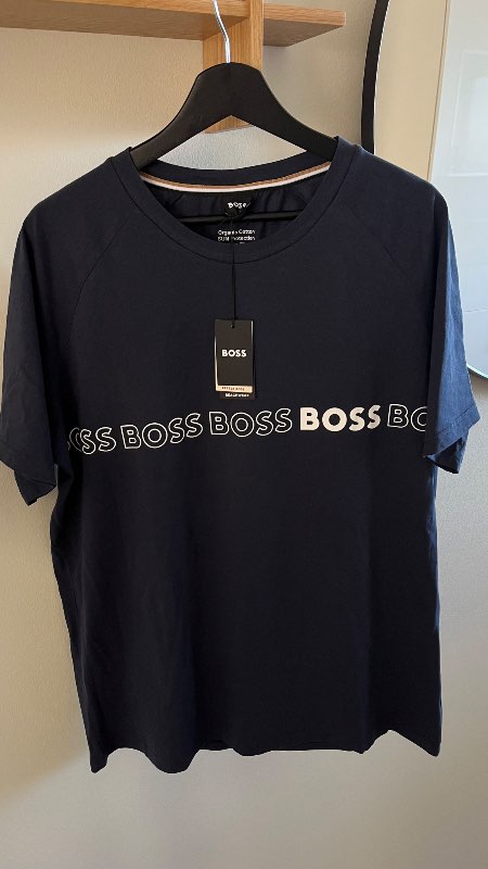 BOSS blár bolur