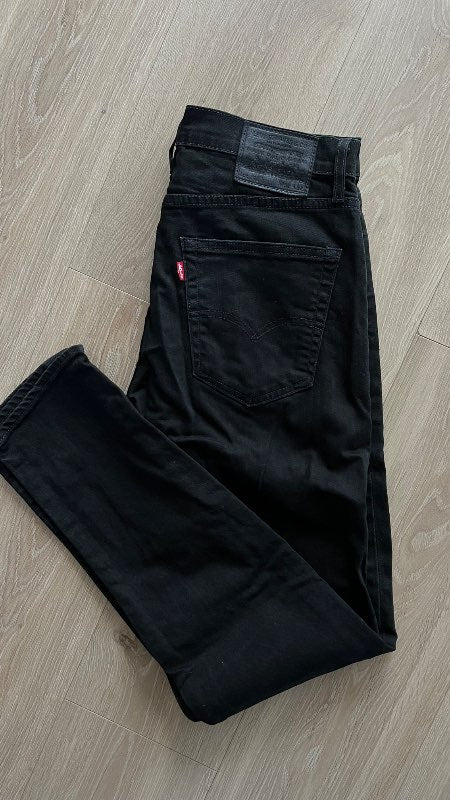 Levis 512