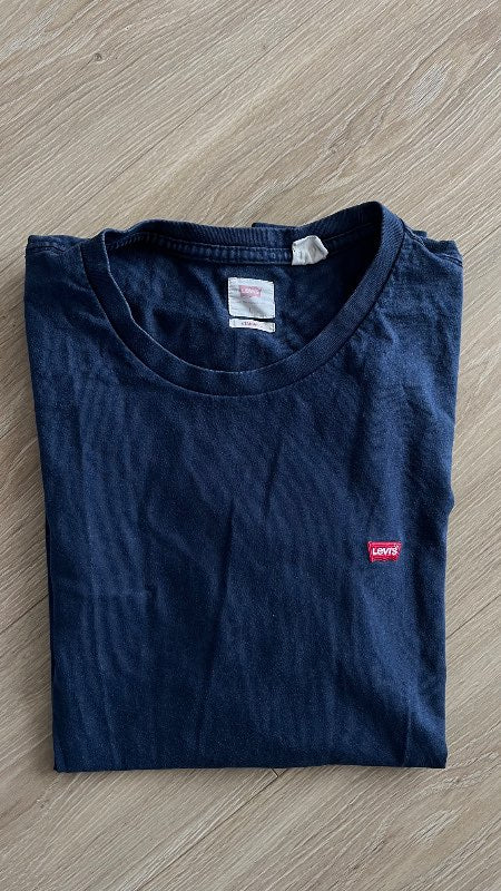 Levis blár bolur