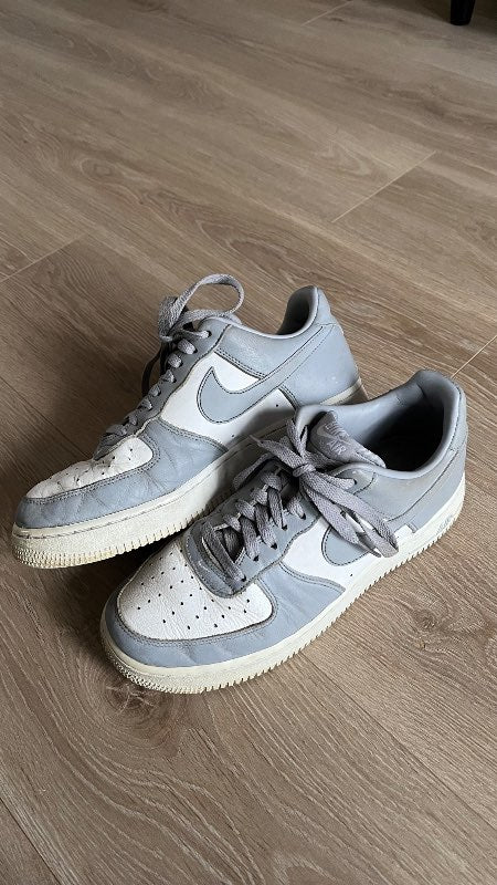 Nike Air gráir skór
