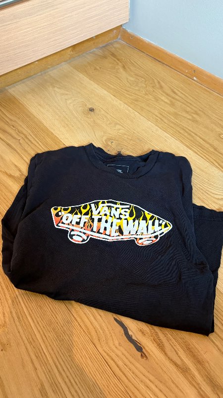 Vans svartur bolur