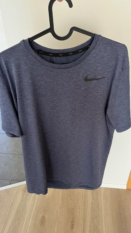 Nike Blár íþróttabolur