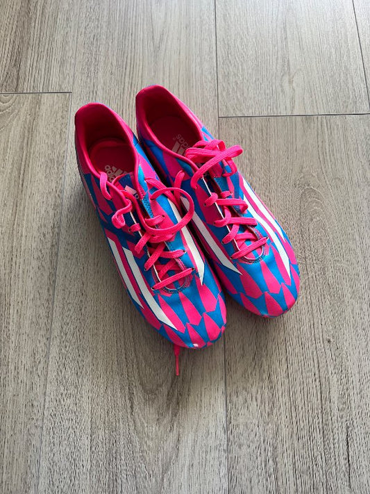 Adidas takkaskór