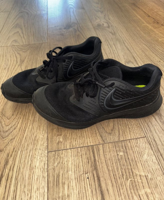 Nike skór svartir