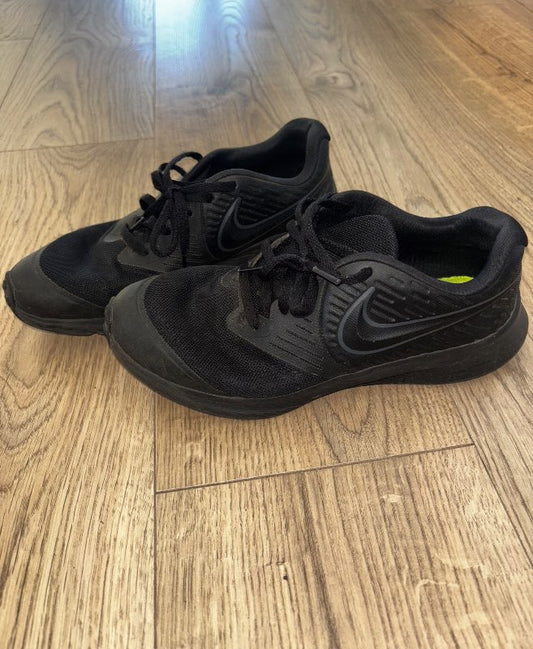 Nike skór svartir