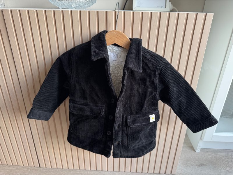 Zara svartur flauels jakki