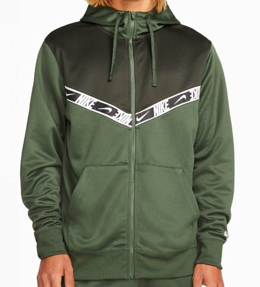 A - græn nike peysa