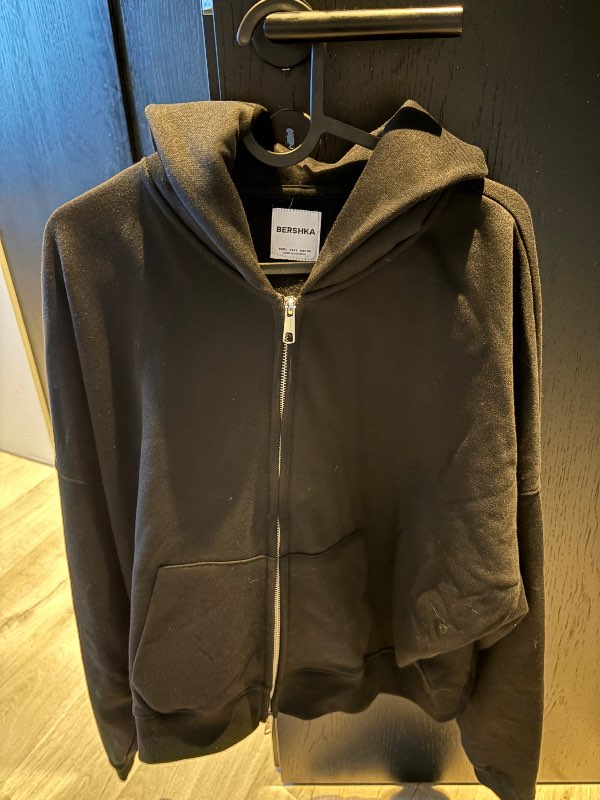Bershka ónotuð peysa