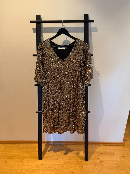 Pallíettukjóll Moves