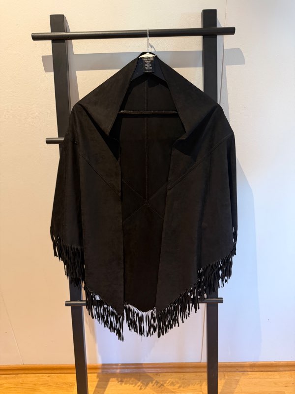 Rúskinns-cape Neo Noir